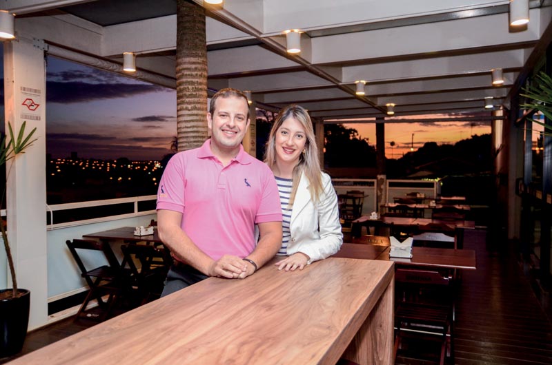 Daniela e Marcelo dirigem desde março deste ano o Costelão de Ouro Premium